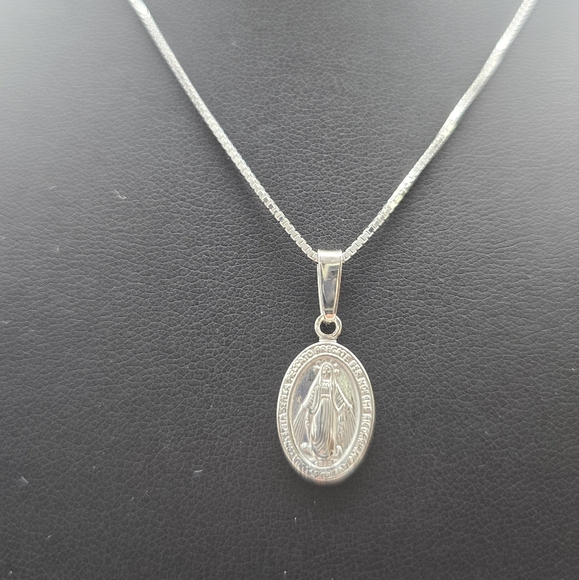 ❤️ DAINTY MIRACULOUS MEDAL NECKLACE - Picture 3 of 5